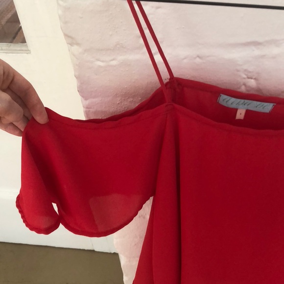 Perfect summer “cold shoulder” top - Picture 2 of 3